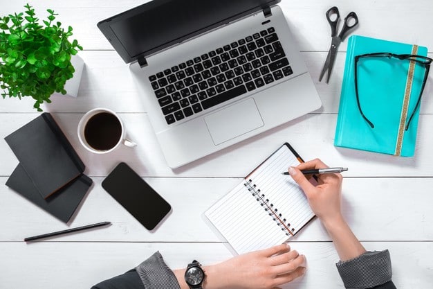 كيفية كتابة عناوين الإعلانات الساحرة والجذابة لعلامتك التجارية 